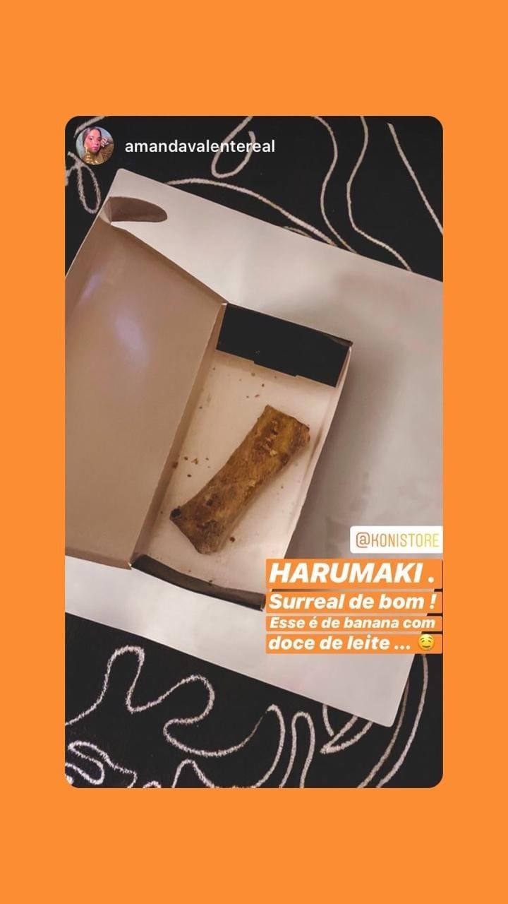 Story de influenciadora com o harumaki de banana com doce de leite